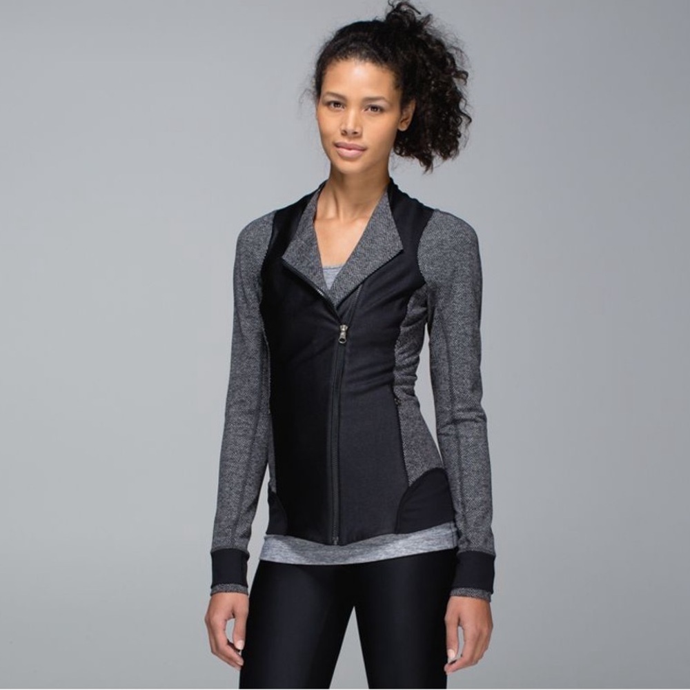 Lululemon Emerge Renewed Jacket size 2 in preloved condition